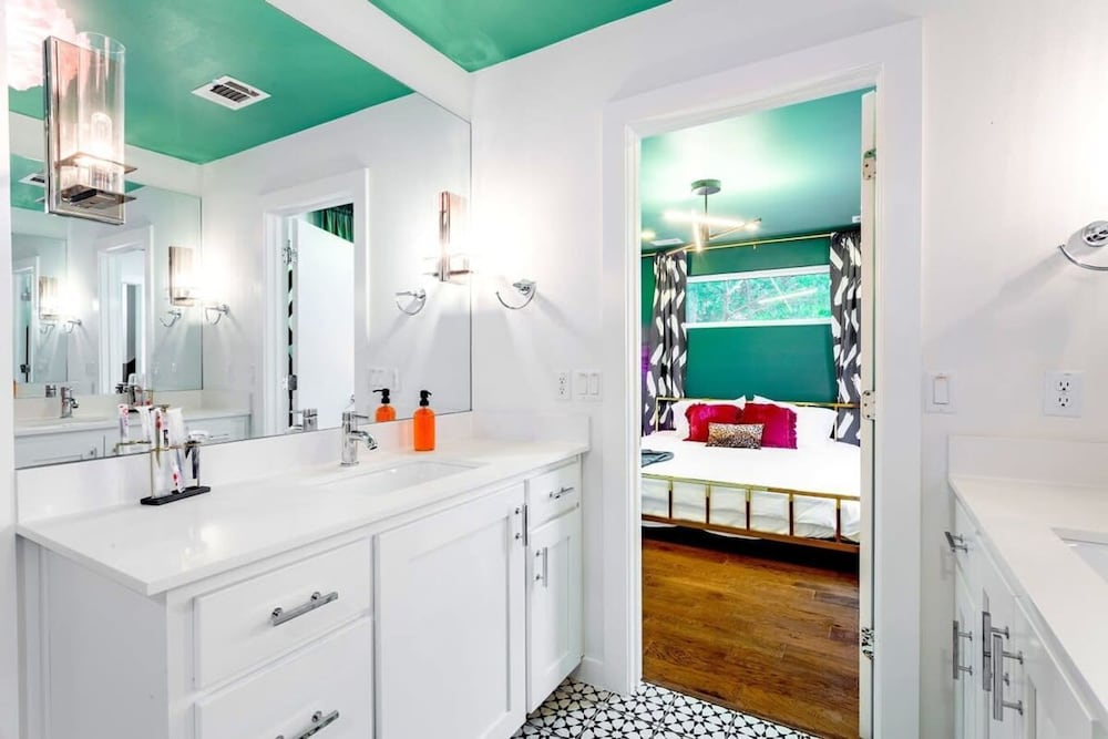 Austin 5BR House With Backyard Near Rainey St