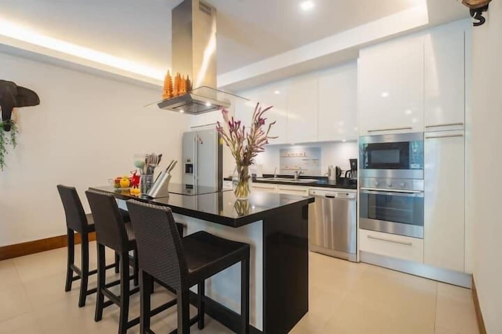 Elegant Beachfront 3BR Condo at Pearl of Naithon