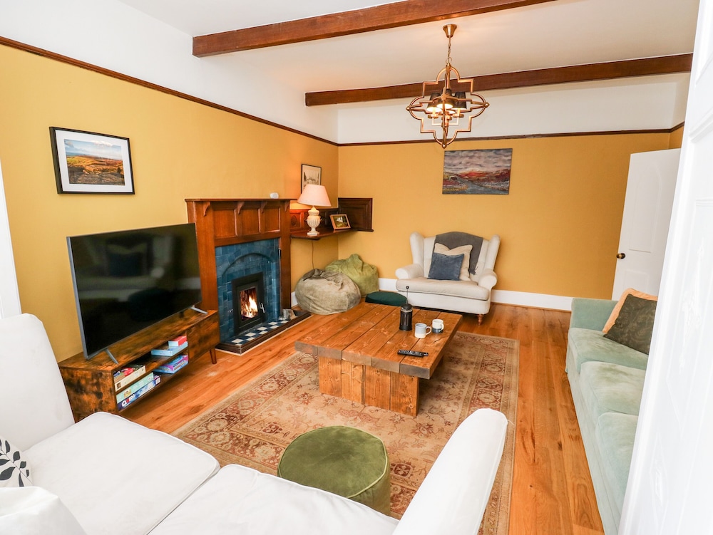The Old Post Office - Pet Friendly Group Stays in Holmfirth