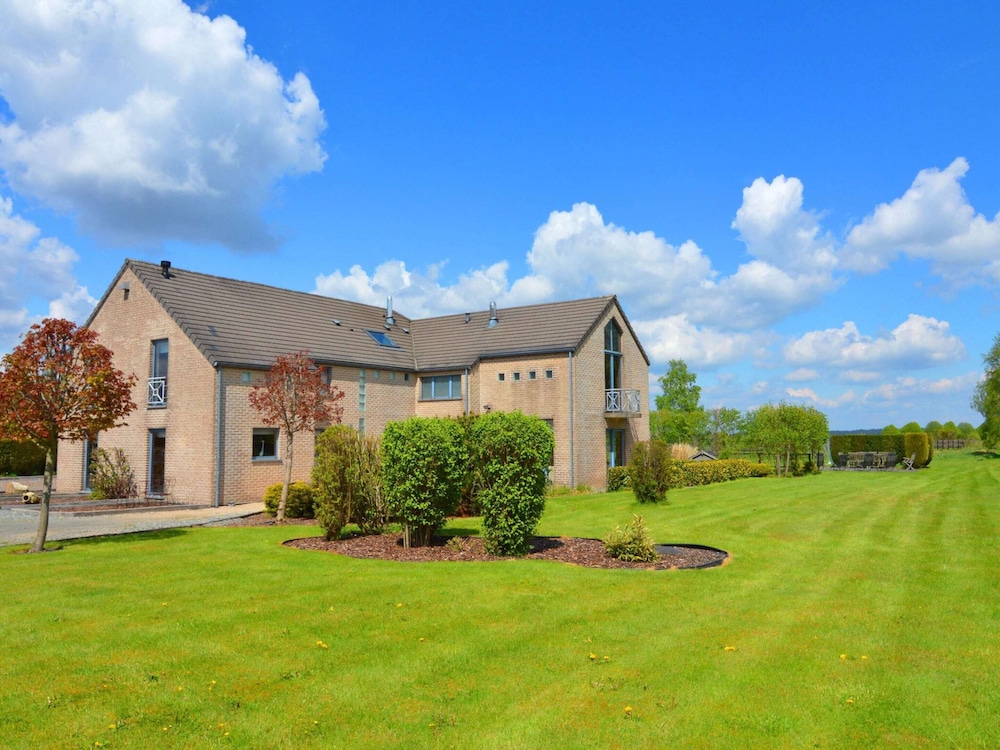 Delightful Villa in Sourbrodt With Swimming Pool, Terrace