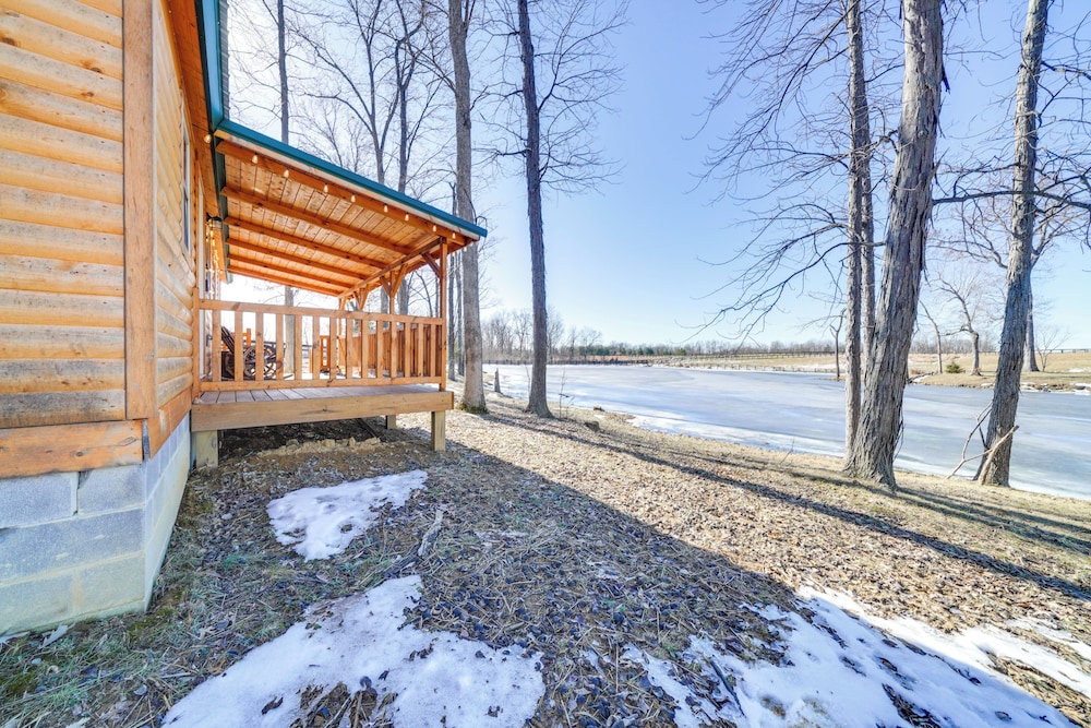 31 Mi to Louisville: Cabin on 235 Acres!