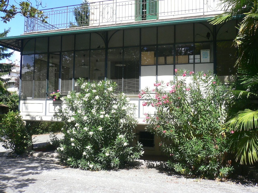 Pau Vacations - Hotel Montilleul - Property Image 4