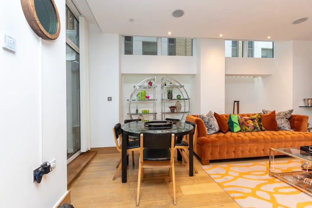 Luxurious 2 Bedroon Flat in the Heart of London