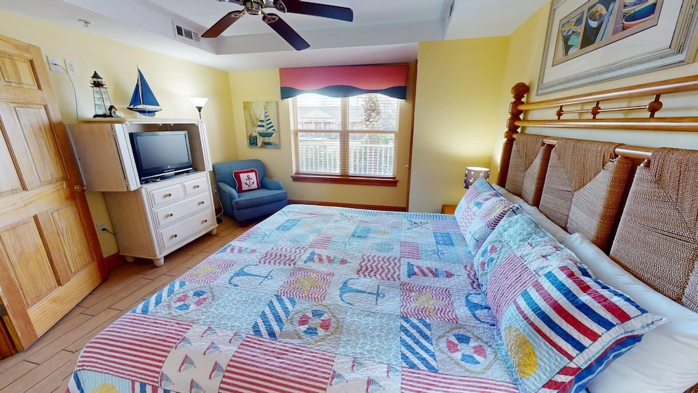 Tybee Beach Club 113 by Tybee Vacation Rentals