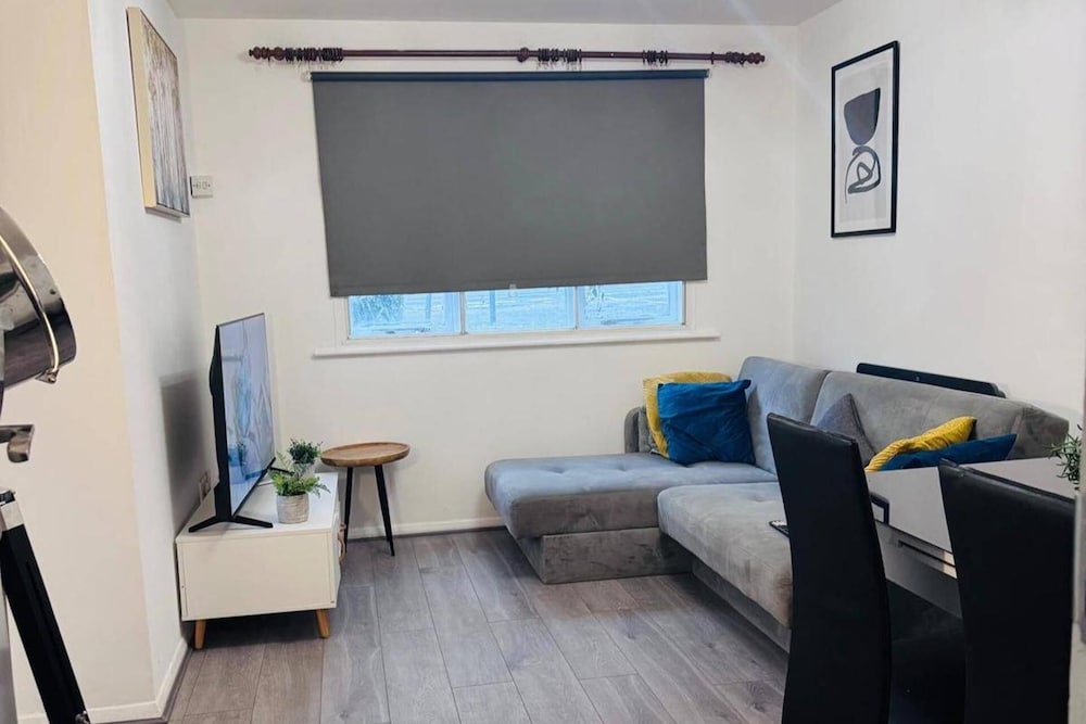 Oakley Retreat in Grays