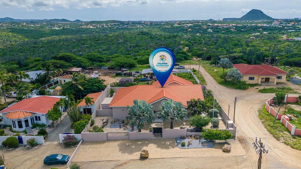 Central 4br3ba Villa w Ocean Views Private Pool