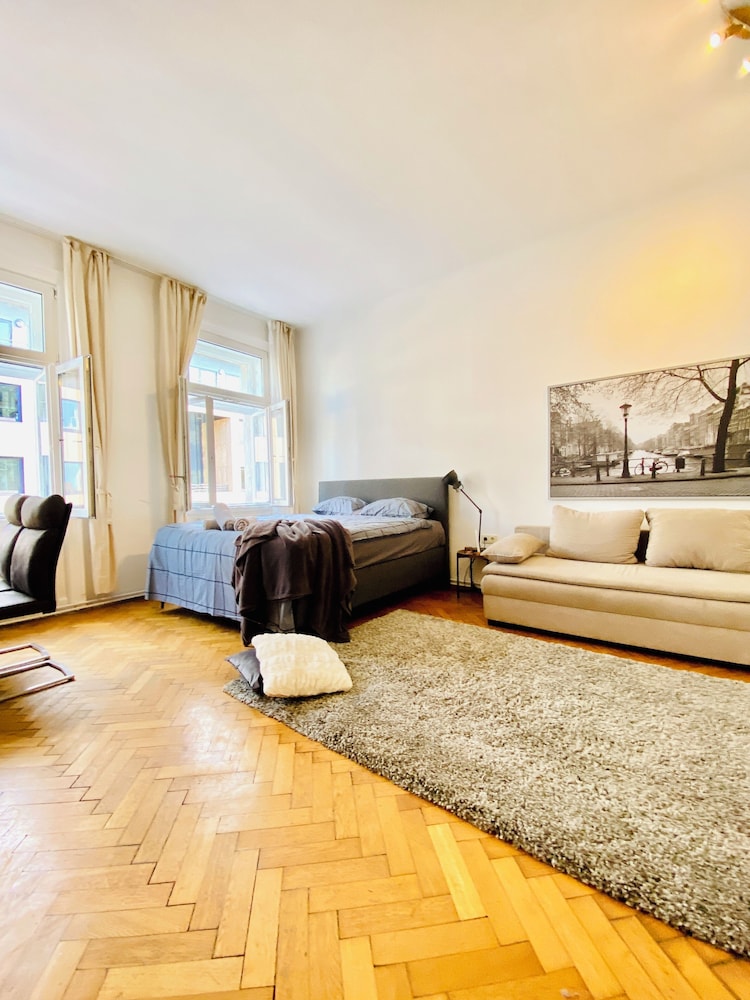 Cozy 2BR Apartment Near Westbahnhof