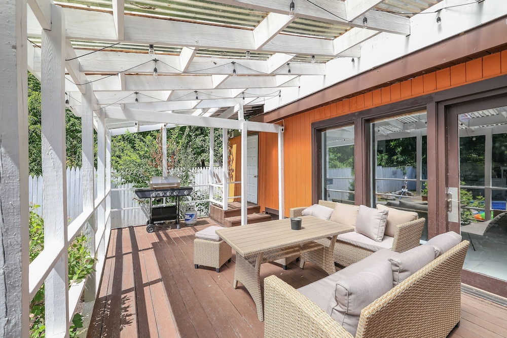 Paradise Retreat by Avantstay Pool Hot Tub Game Room
