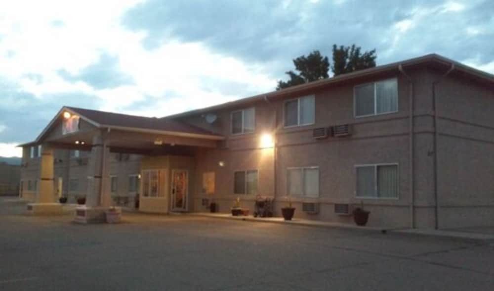 Canon City Vacations - Budget Host Royal Gorge Inn - Property Image 12
