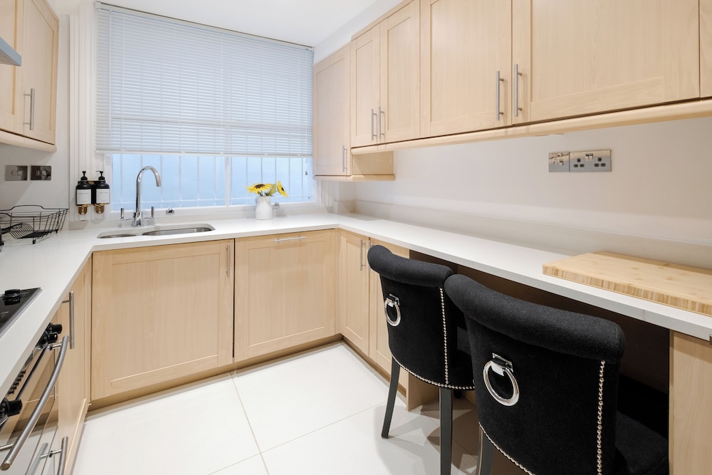 Luxury 2 Bedroom Oasis in Central London