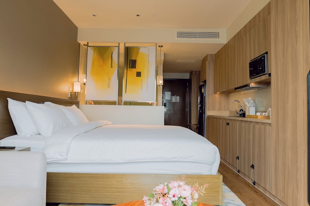 Hotel Residences at Acqua