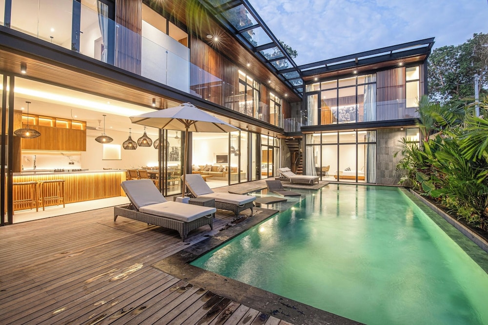 Stunning 6BR Canggu Villa 400m From the Beach