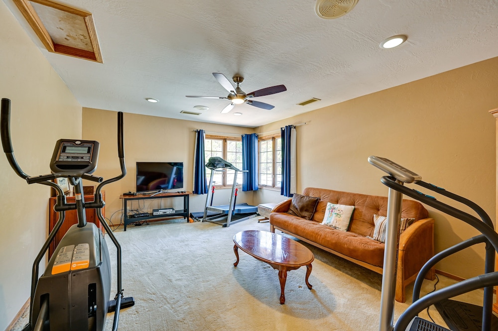 Payson Vacations - Expansive Payson Golf Retreat w/ Games  Hot Tub! - Property Image 23