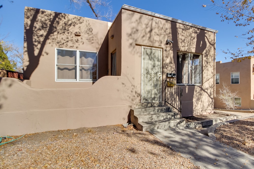 Albuquerque Vacations - Silver Hill Apartment Near UNM Campus! - Property Image 4