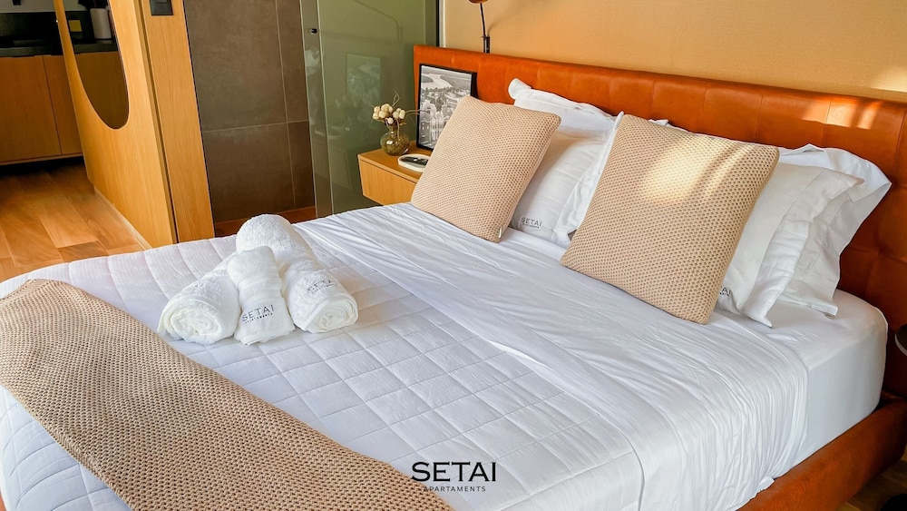 Edition - by Setai Apartaments