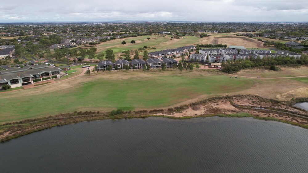 golf pool 2B House in point cook VIC