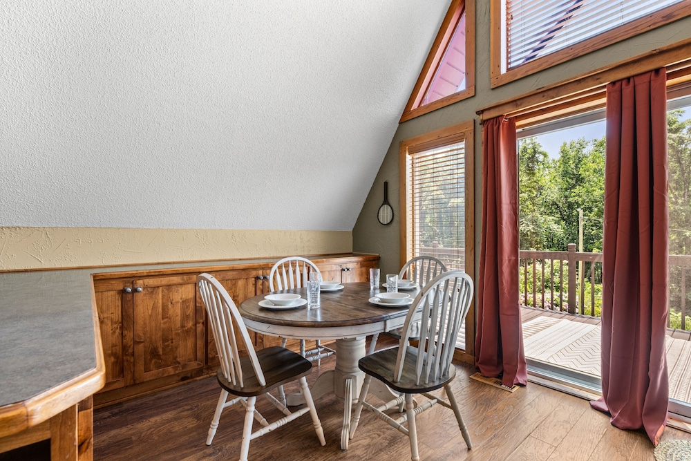 Smoky Everest 4 Bedroom Chalet