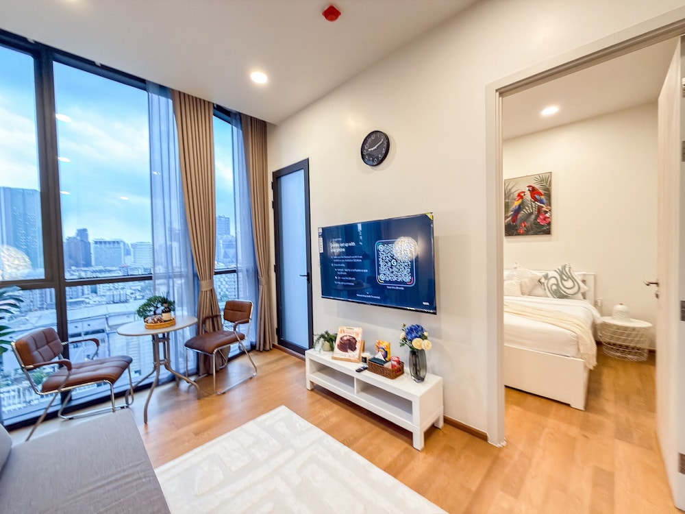 New City Condo in Central Bangkok Siam Paragon · Central World