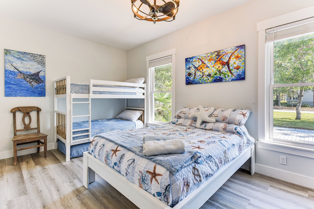 Tranquility & Nearby Beach Access: Private Oasis