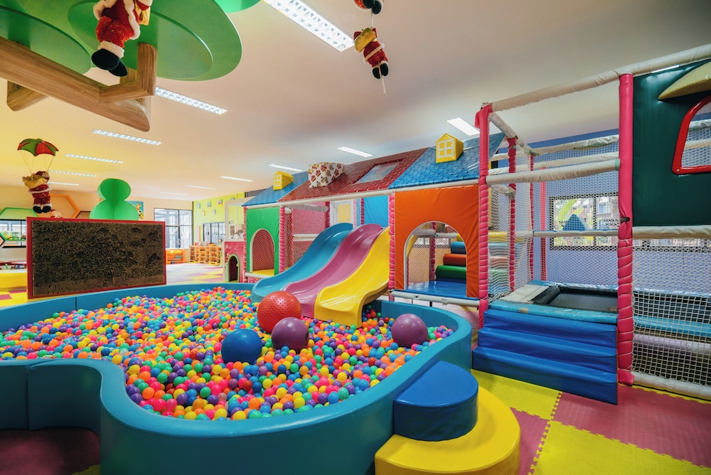 Rawayana West Villas & Kids Park