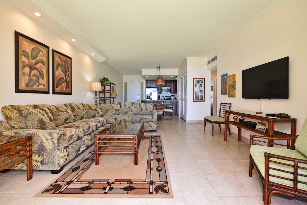 Kaanapali Shores #160 2 Bedroom Condo by RedAwning