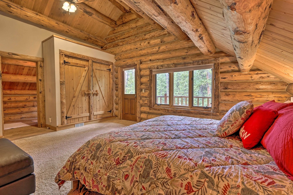 8 Mi to Gondola: Cozy Breckenridge Cabin w/ Deck! view 3