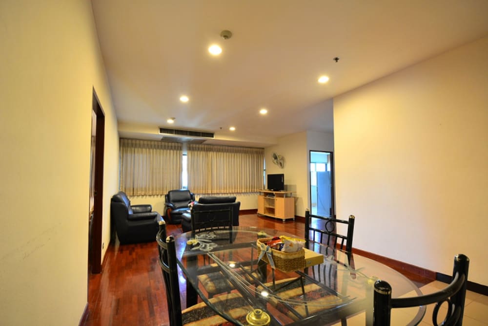Piyavan Tower Serviced Apartment
