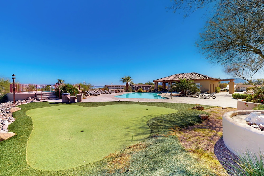 Exclusive 3BR w/ Pool, Hot Tub, W/d, & Clubhouse