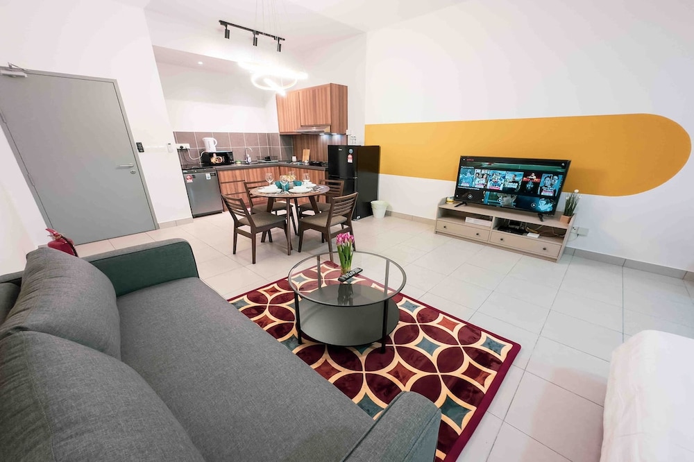 Netizen Cheras Residence by Emily in Town