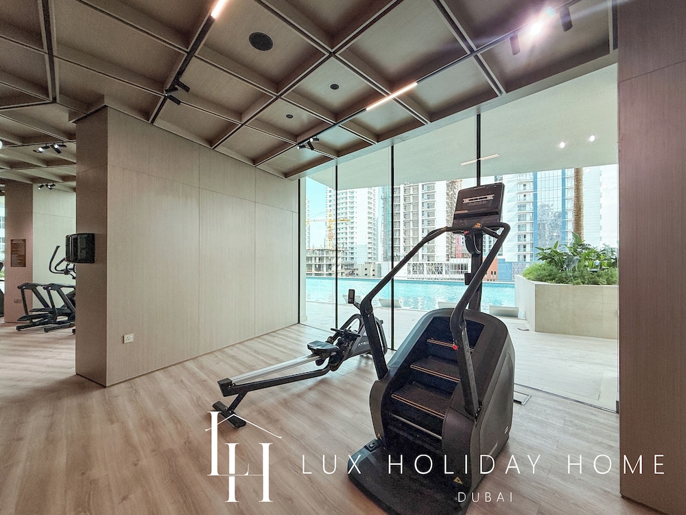 LUX The Phantom Sky Pool Suite