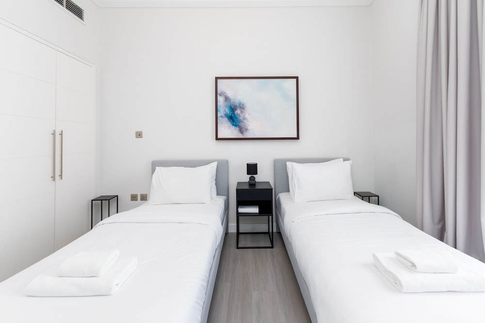 Sleek 3BR Maid s Room w Burj Khalifa View