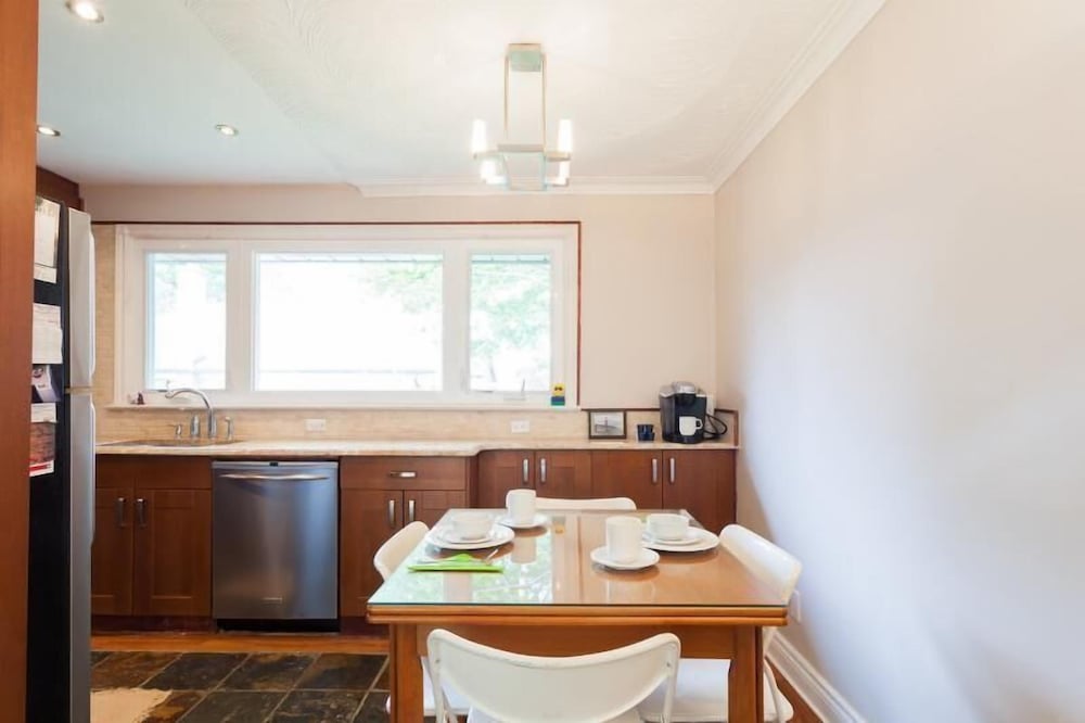 Beautiful Detached 6 Bedroom House