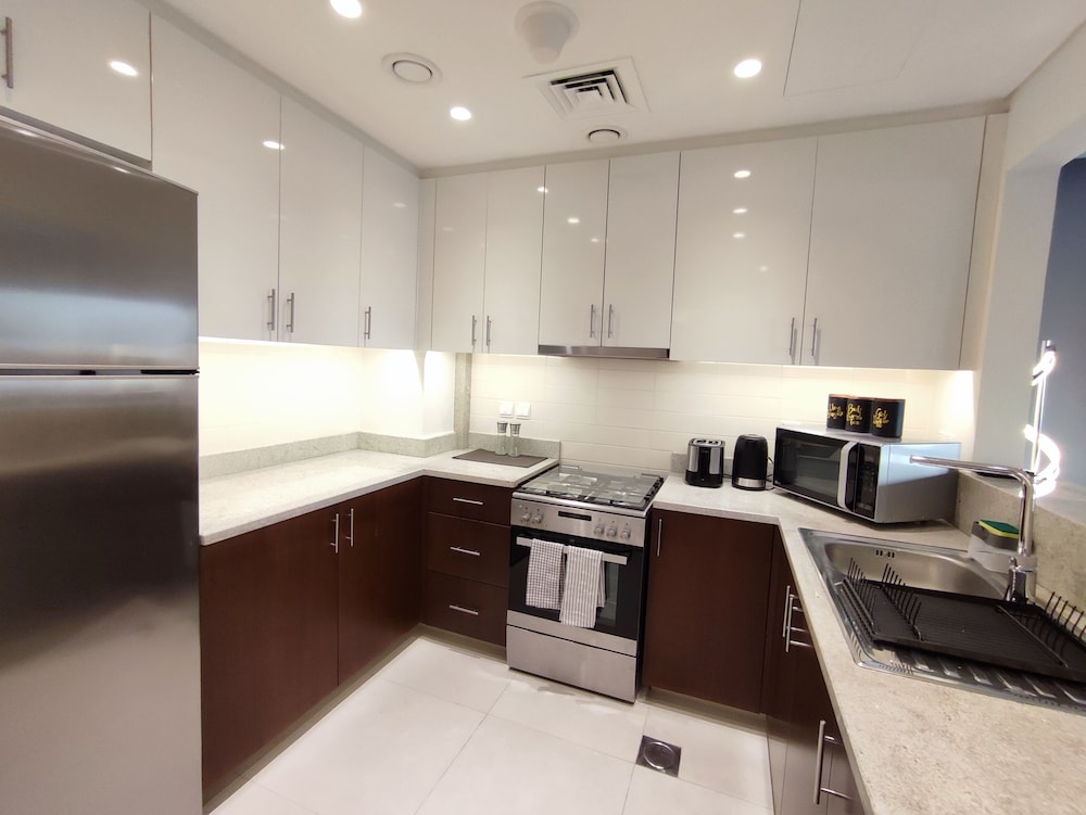 SuperHost - Chic Apartment With Balcony Close to Burj Khalifa