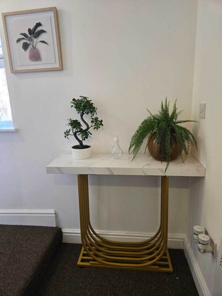 Luxury Stylish Charming City Apartment With Private Entrance in Wolverhampton