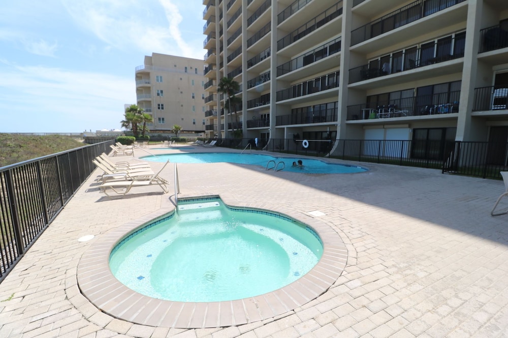 Oceanvista Condominiums by Cheap Getaway