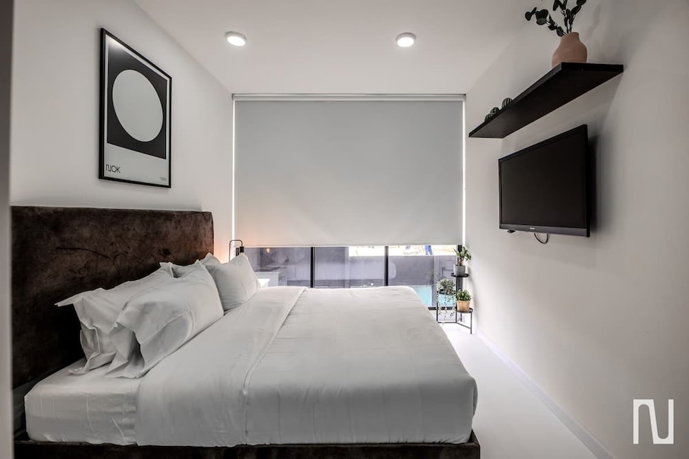 NOK Bright Studio in Chic