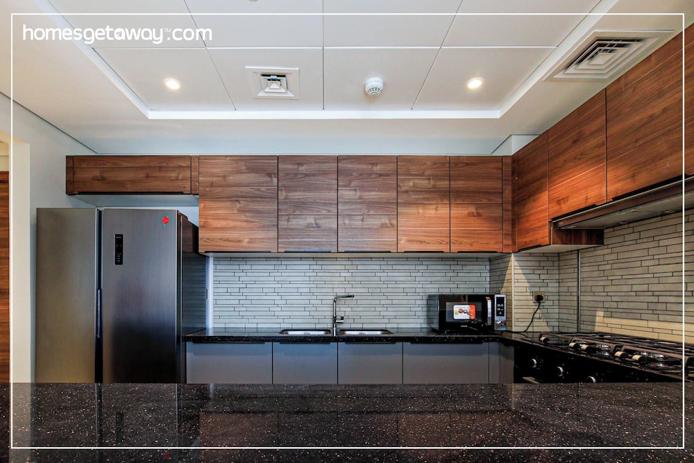 Bright Spacious 2BR with Maids