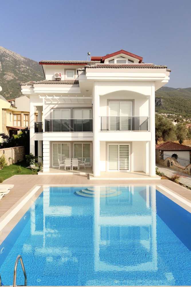 Orka Twin Villas