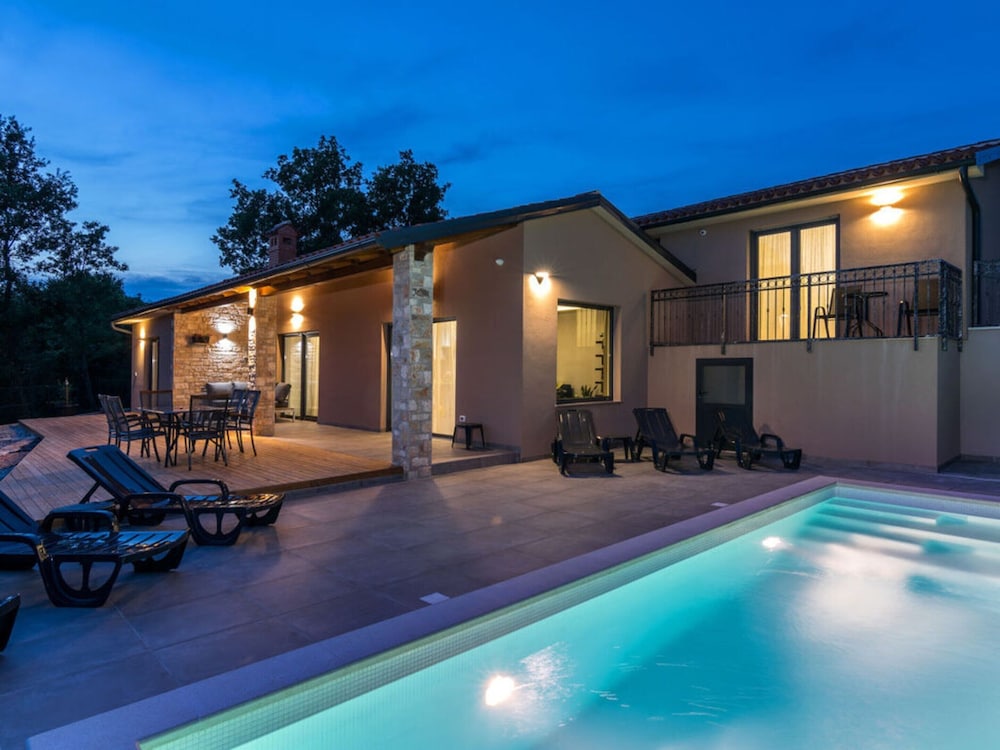 Villa Gloria Comfortable Holiday Residence view 5