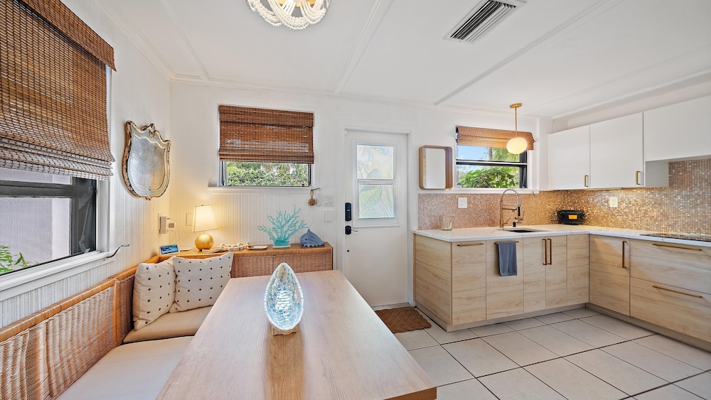 Hidden Oasis A 1 Bedroom Bungalow