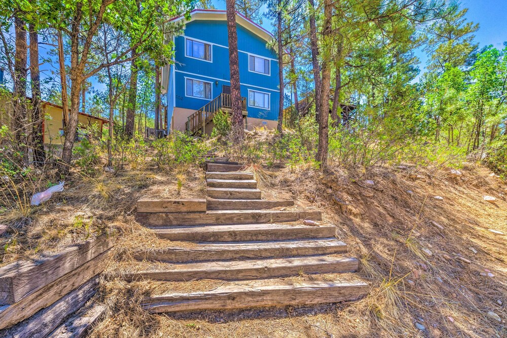 Relaxing Ruidoso Getaway w/ Spacious Deck! view 4