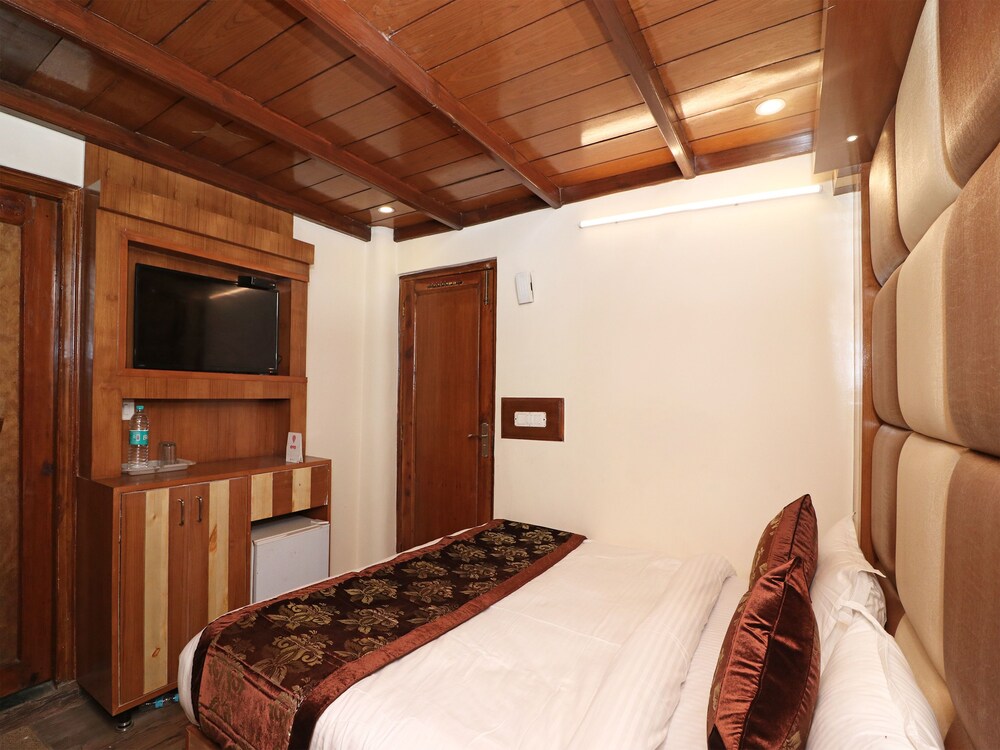 OYO 13654 Krishiv Residency