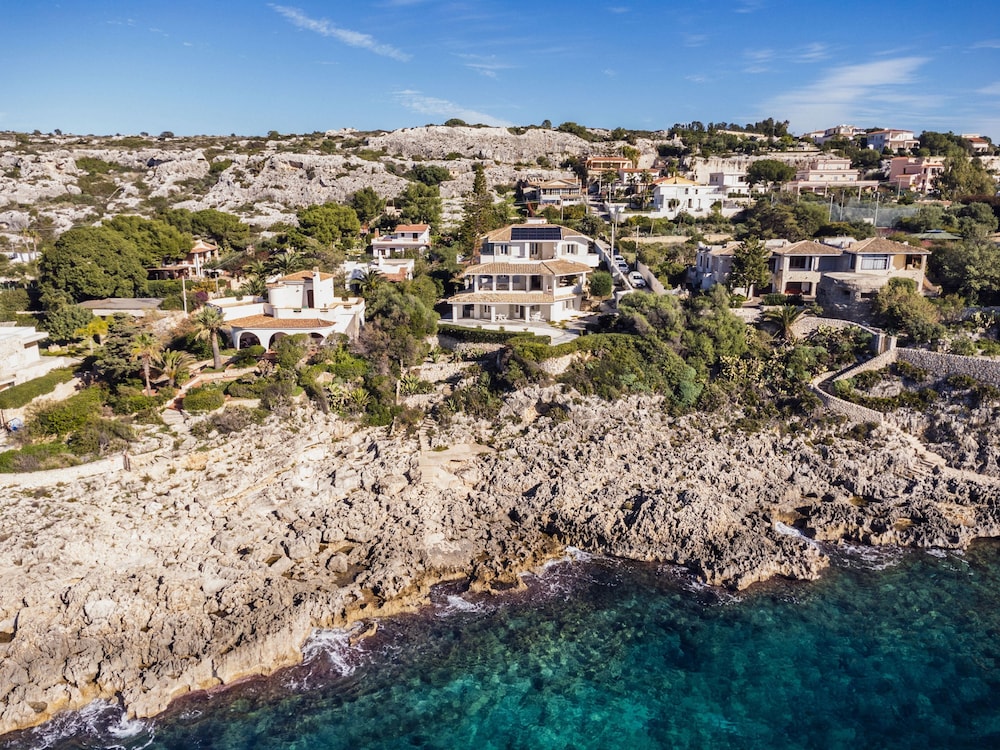 Villa Plemmiria by the Sea by Wonderful Italy