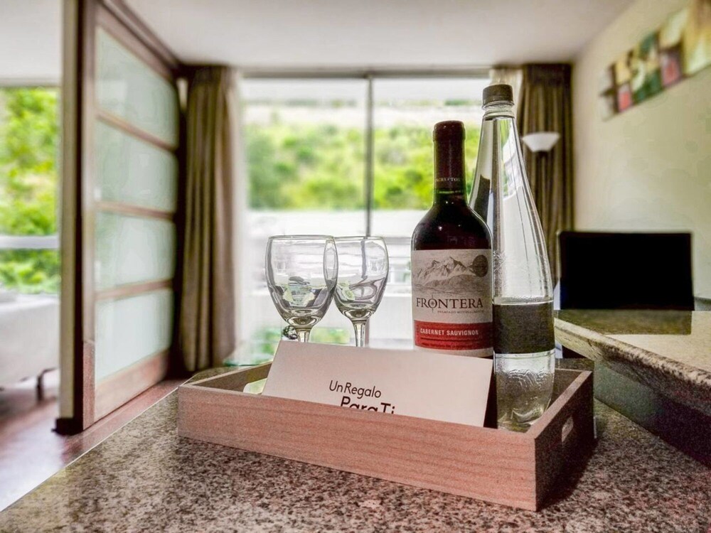 Bellavista Spotlight 1BR Apt - w Parking A C