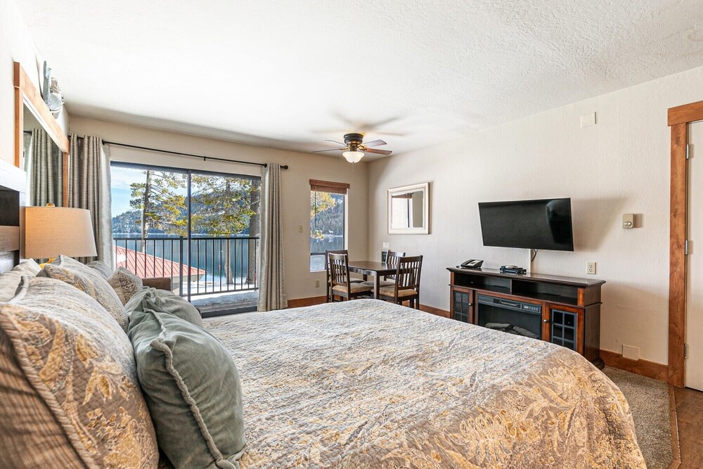 243 Bldg C 1 Bedroom Condo