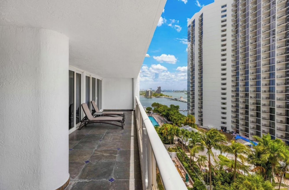 The Grand Biscayne Bay