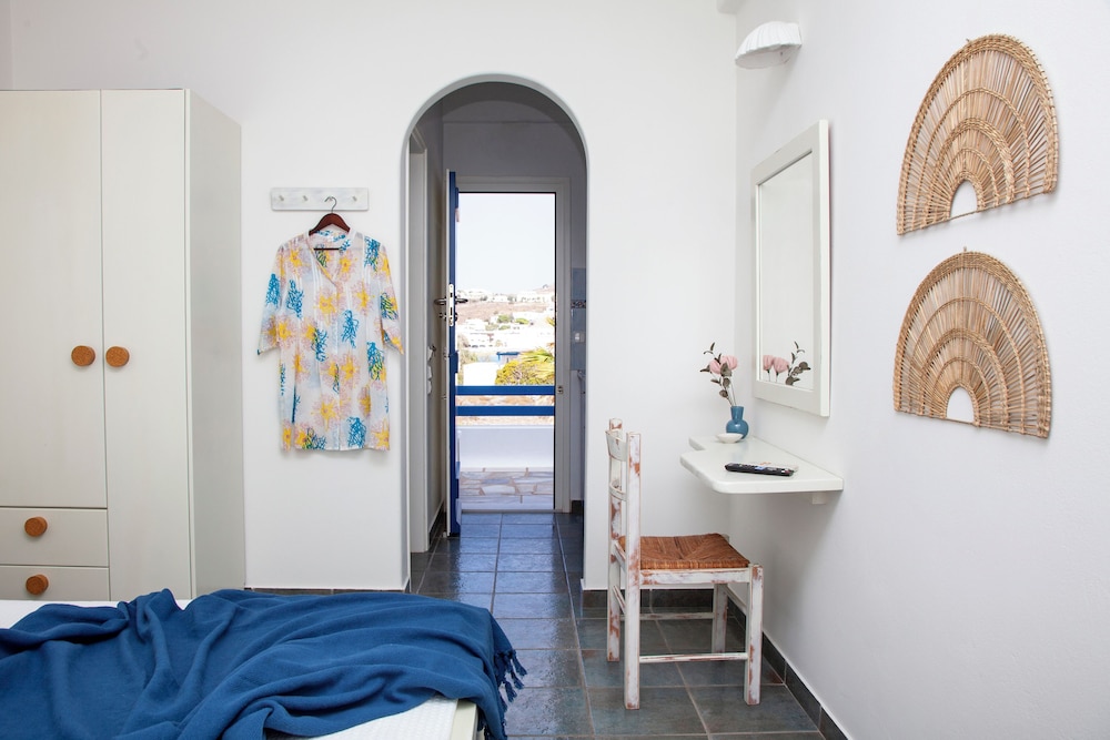 AURA PAROS