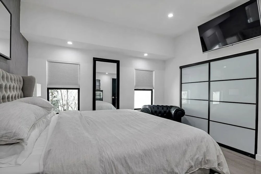 Mansfield Modern - Ultimate Entertainers Oasis With Guest House