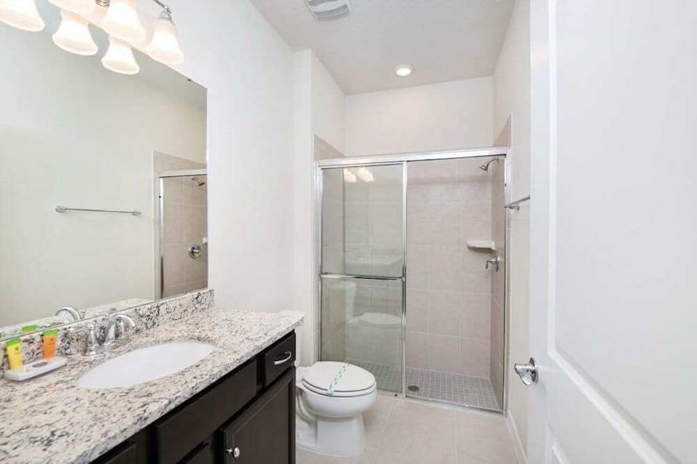 Elegant 5-bedroom Villa w Private Pool Near Disney