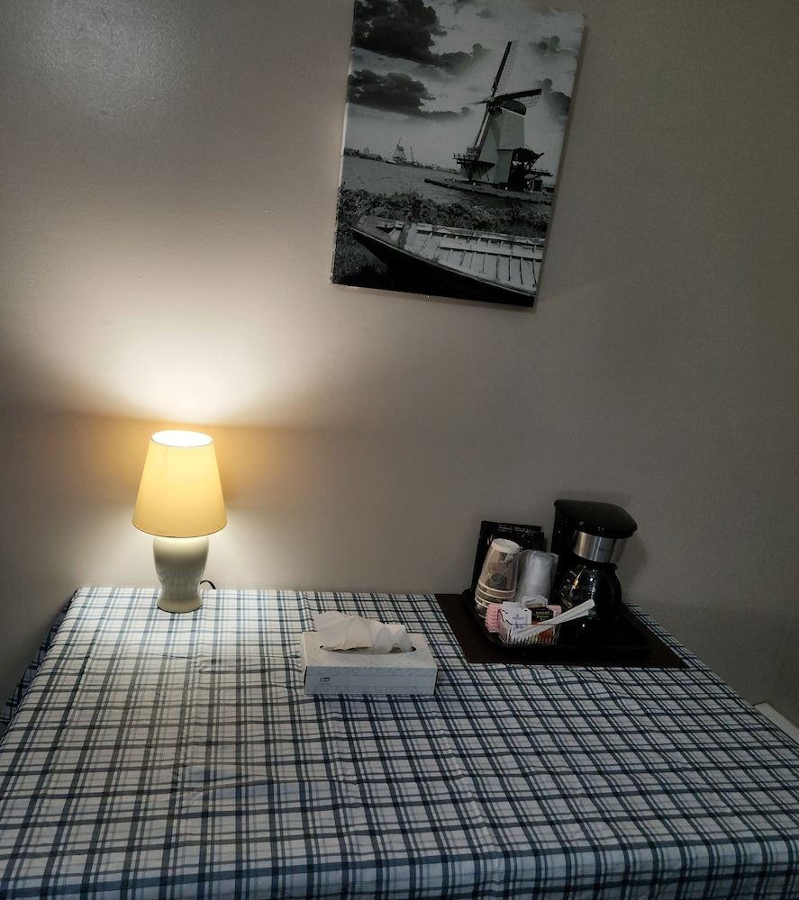 Midway Motel